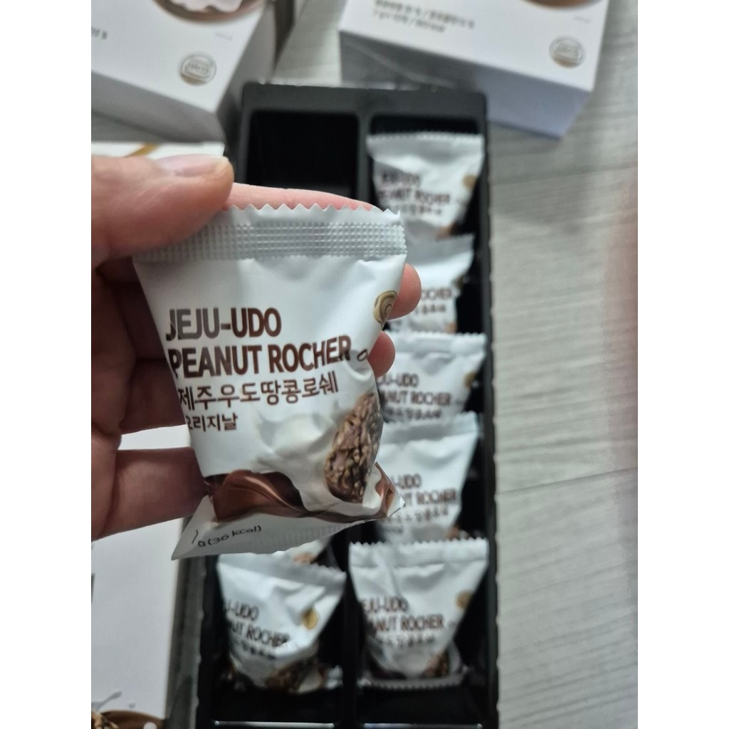 Jeju Udo Peanut Roche Original รวม 10 ชิ้น (ทั้งหมด 70g) 1 แพ็ค ...
