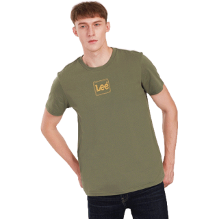 LEE เสื้อยืดแขนสั้นผู้ชาย คอลเลคชั่น Logo Mania ทรง REGULAR รุ่น LE L2001103 สีเขียว ลี เสื้อยืดแขนสั้น เสื้อผ้า เสื้อผ้าผู้ชาย