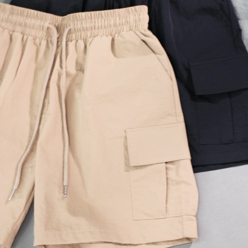 URTHE - กางเกงขาสั้น คาร์โก้ เอวยืด รุ่น CARGO SHORTS สี ดำ เทา น้ำตาล