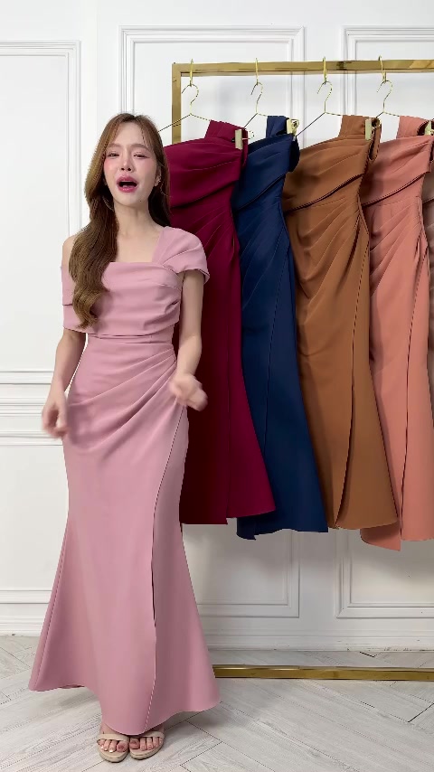เดรสปาดไหล่เก็จจีบยาว ผ้าโคโค่ พร้อมส่ง S-2XL 10 สี 890฿ ใส่สบาย พรางพุง มุมมองที่ 2