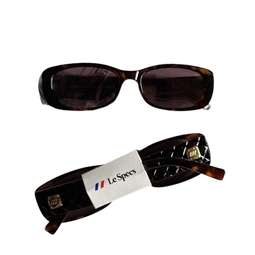 โปรโมชั่น :  แว่นตากันแดด Lespecs รุ่น unreal