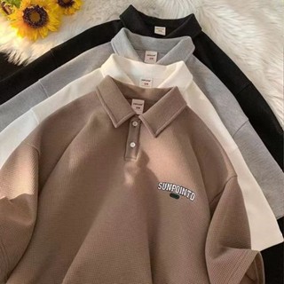 เสื้อโปโลแขนสั้น คอปก ปักลาย สไตล์ฮ่องกง แฟชั่นฤดูร้อน สําหรับผู้ชาย และผู้หญิง