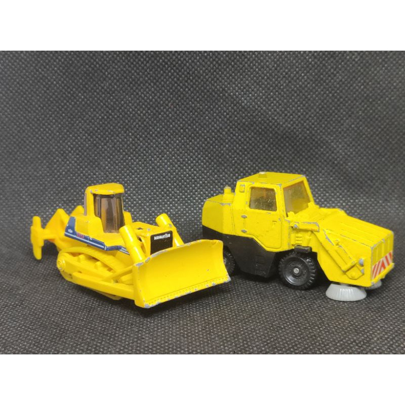 tomica-komatsu-bulldozer-amp-mechanical-sweeper