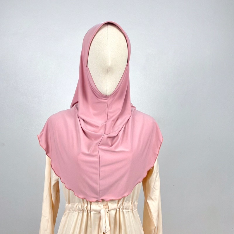 ภาพหน้าปกสินค้าผ้าคลุมยืดสวมสำเร็จ ทรงตรง มีคาง จากร้าน hijab_shop111 บน Shopee