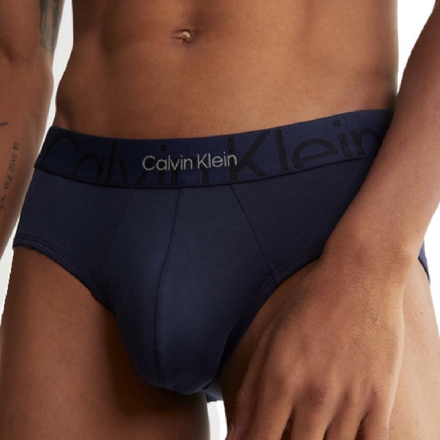 calvin-klein-กางเกงในผู้ชาย-ทรง-hip-brief-รุ่น-nb3311-vn7-สีน้ำเงินเข้ม