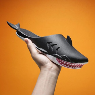 รองเท้าแตะ Big Shark (ขนาด 36-45) รองเท้าแตะชายหาดแฟชั่นกันลื่นสำหรับผู้ชายและผู้หญิง