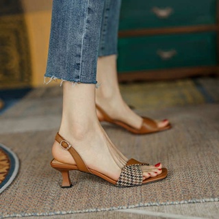 รองเท้าแตะส้นเข็มผู้หญิงฤดูร้อนโรมัน houndstooth สายเดี่ยวสไตล์ฝรั่งเศสย้อนยุคส้นสูงปานกลางแมทช์ลุคง่ายรองเท้าส้นสูงสีน้