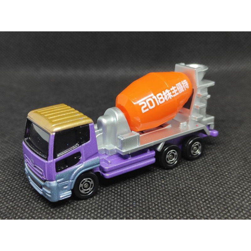 tomica-no-31-รถปูน-nissan-diesel