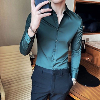 เสื้อเชิ้ตสีเขียวเข้มแขนยาวผู้ชายหรูหราเบาๆสไตล์ธุรกิจเสื้อเชิ้ตเข้ารูปเสื้อผ้าทางการขาย
