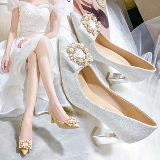 รองเท้าแต่งงานผู้หญิง 2023 ใหม่เจ้าสาวคริสตัลบล็อกส้นเท้าไม่เหนื่อยเท้าหญิงตั้งครรภ์สามารถสวมชุดแต่งงาน Xiuhe ในชีวิตประ