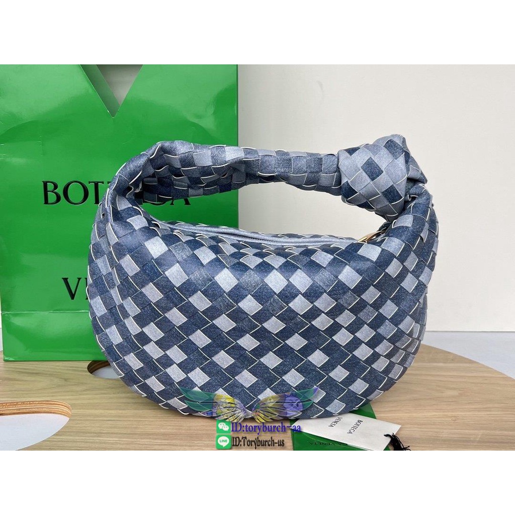 bv-intrecciato-medium-jodie-knot-tote-underarm-baguette-hobo-bag-gorgeous-elbow-bag-italy-leather