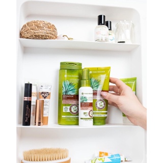 ภาพขนาดย่อของภาพหน้าปกสินค้าYves Rocher BHC V2 Reparation Balm Shampoo 300ml & Condtioner 200ml จากร้าน yvesrocher_officialstore บน Shopee