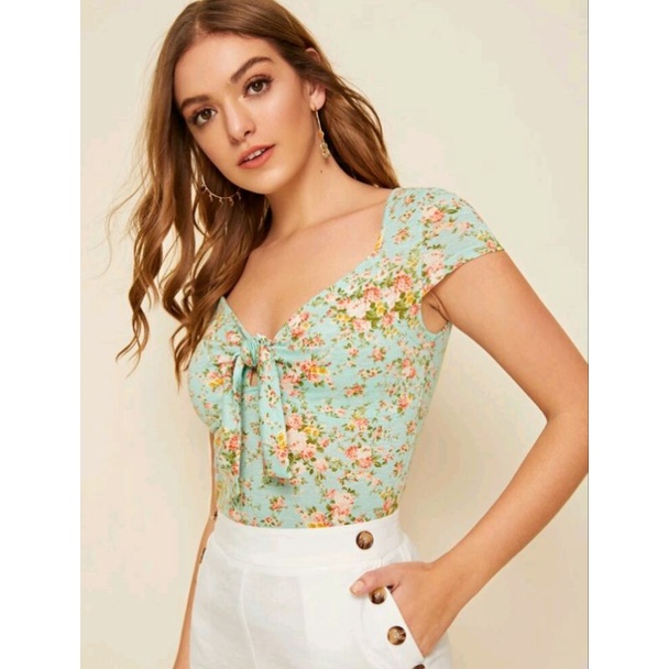 wywh-floral-print-sweetheart-neck-tie-front-top