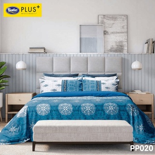 SATIN PLUS ชุดผ้าปูที่นอน พิมพ์ลาย Graphic PP020 สีน้ำเงิน #ซาติน ชุดเครื่องนอน ผ้าปู ผ้าปูเตียง ผ้านวม ผ้าห่ม กราฟิก
