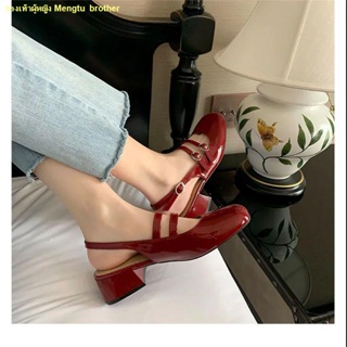 🍁จัดส่งทันที🍁French Baotou Sandals Women s 2023 New Square Toe Thick Heel Back Empty Single Shoes