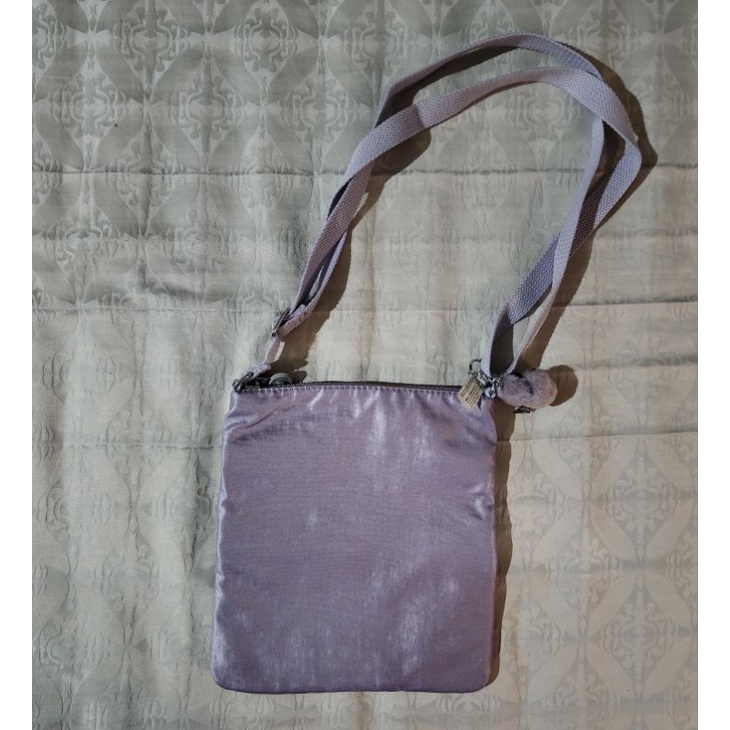 kipling-กระเป๋าสะพายข้าง-3-ซิป-สี-lilac-น่าร้ากกกสุดๆ-มือสองสภาพมือ-1