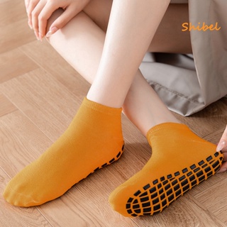 Hot_ ถุงเท้าโพลีเอสเตอร์ กันลื่น ระบายอากาศได้ดี สีพื้น เหมาะกับใส่เล่นโยคะ สําหรับผู้ชาย และผู้หญิง มี 1 คู่