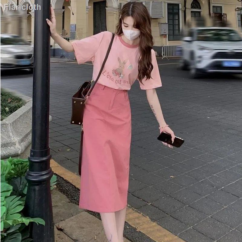 พร้อมส่ง-เสื้อสูทแฟชั่นสไตล์สาวหวานเวอร์ชั่นเกาหลีเสื้อยืดคอกลมแขนสั้น-กระโปรงเอวสูงสีชมพู-มี-2-สีให้เลือก