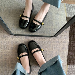 รองเท้าผู้หญิงส้นหนา Mary Jane หัวเข็มขัดสีทองขนาดเล็กย้อนยุค2023ฤดูใบไม้ผลิใหม่แมทช์ลุคง่ายรองเท้าหนังสีดำรองเท้าส้นแบน