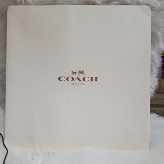 coach กล่องกระดาษ coach  ขนาด 25.5*25.5*14 ซม