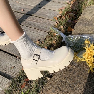 รองเท้าหนังขนาดเล็กสไตล์อังกฤษย้อนยุคหัวกลมสีขาวสำหรับผู้หญิงรองเท้า jk สไตล์ญี่ปุ่นแบบใหม่สำหรับฤดูร้อนปี2023รองเท้าแมร