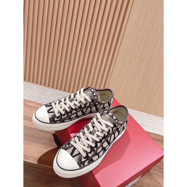 พรี-ราคา3200-valentino-totaloop-35-40-รองเท้าผ้าใบ39-45