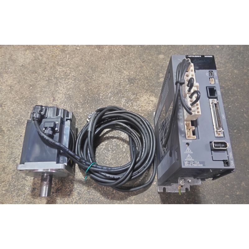 AC Servo Motor. Mitsubishi MR-J3-70A. 750W มือสอง ครบชุด AC Servo Motor. Mitsubishi MR-J3-70A. 750W มือสอง ครบชุด
