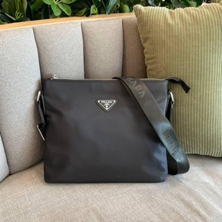Premium gift prada cheap