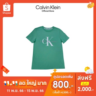 Calvin Klein เสื้อยืดผู้หญิง ทรง Regular สีเขียว รุ่น J218885 L1C Organic Cotton Monogram