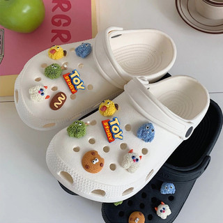 Jukoy mẫu mới giày sandal thời trang thiết kế mũ to, phiên bản này, ai có chân to thì phải dự trù kích cỡ; chúng được làm không quá to, đế mềm, mang thoải mái.