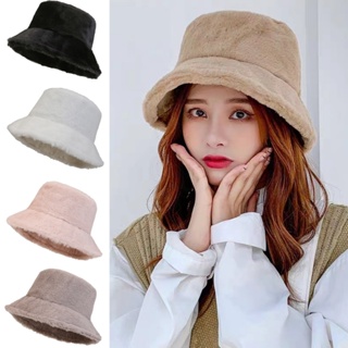 ภาพขนาดย่อของภาพหน้าปกสินค้าMK11 หมวกไหมพรม ทรงบัคเก็ตกันหนาว สไตล์เกาหลี ขนกระต่ายเทียม จากร้าน mangongtong บน Shopee