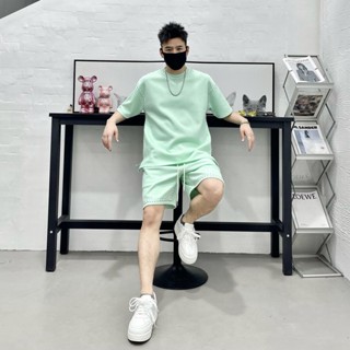 ชุดแฟชั่นหล่อผู้ชายฤดูร้อนแบรนด์แฟชั่นใส่สบายเทรนด์คอกลมแฟชั่นแมทช์ง่ายกางเกงขาสั้นแขนสั้นชุดสองชิ้นแฟชั่น