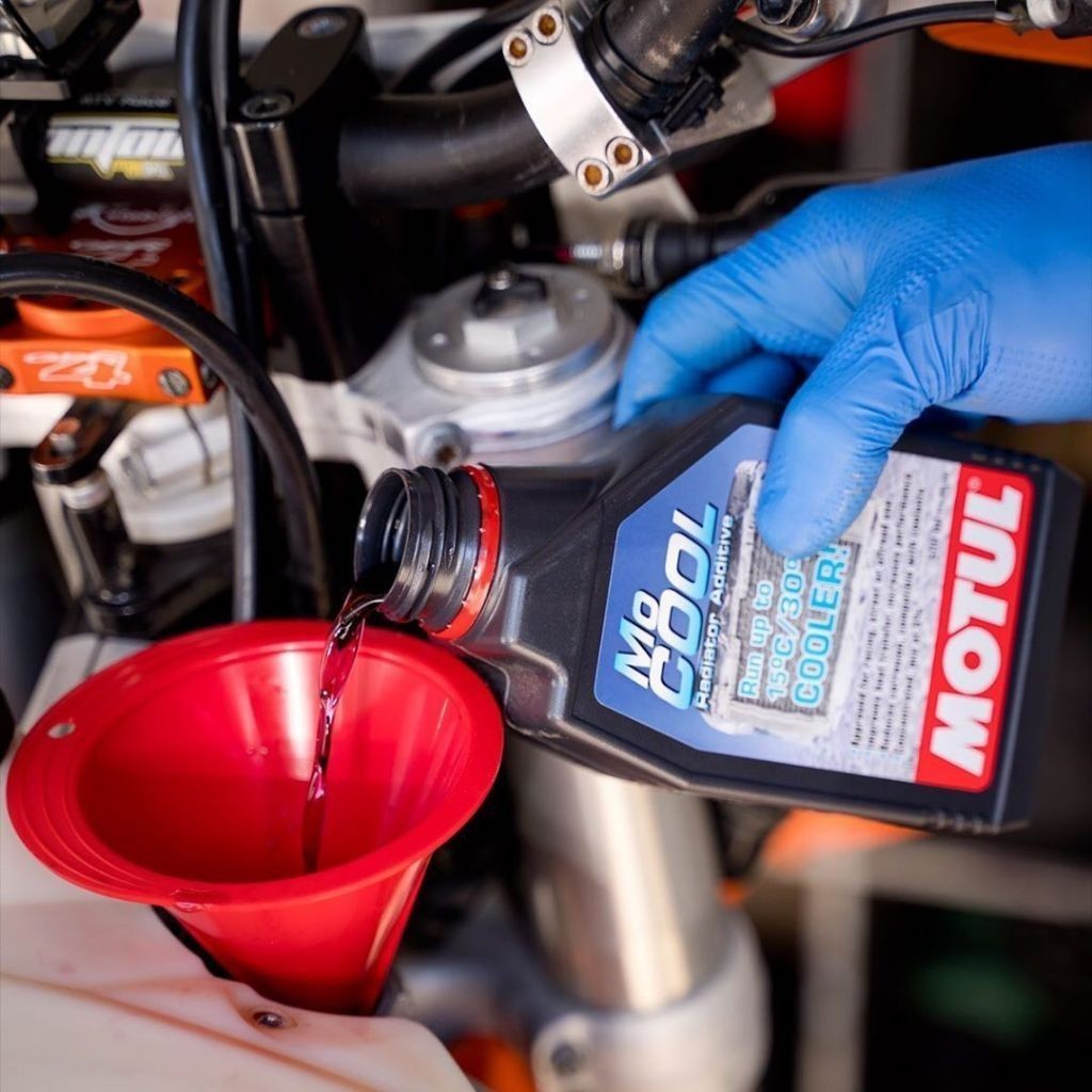 หัวเชื้อน้ำยาหม้อน้ำ Motul MoCool Radiator Additive น้ำยาหล่อเย็น แบบ ...
