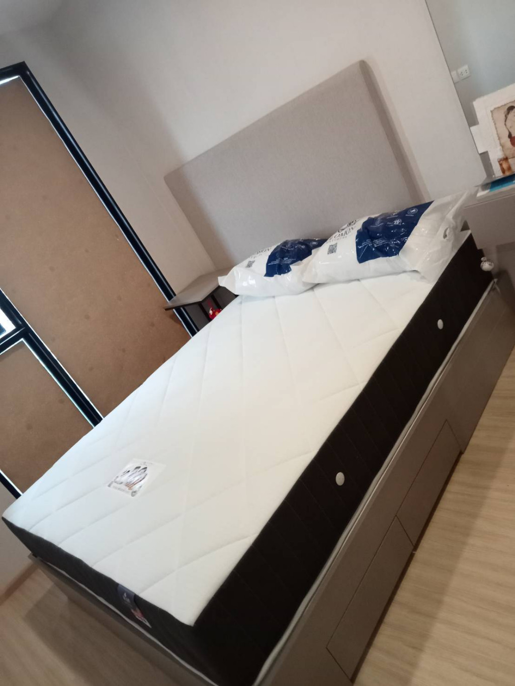 Solomon mattress รุ่น BERLIN ชุดที่นอนพร้อมเตียงดีไซน์หรู เลือกได้ทั้งที่นอนสปริงและยางพารา ขนาด 3.5, 5 และ 6 ฟุต