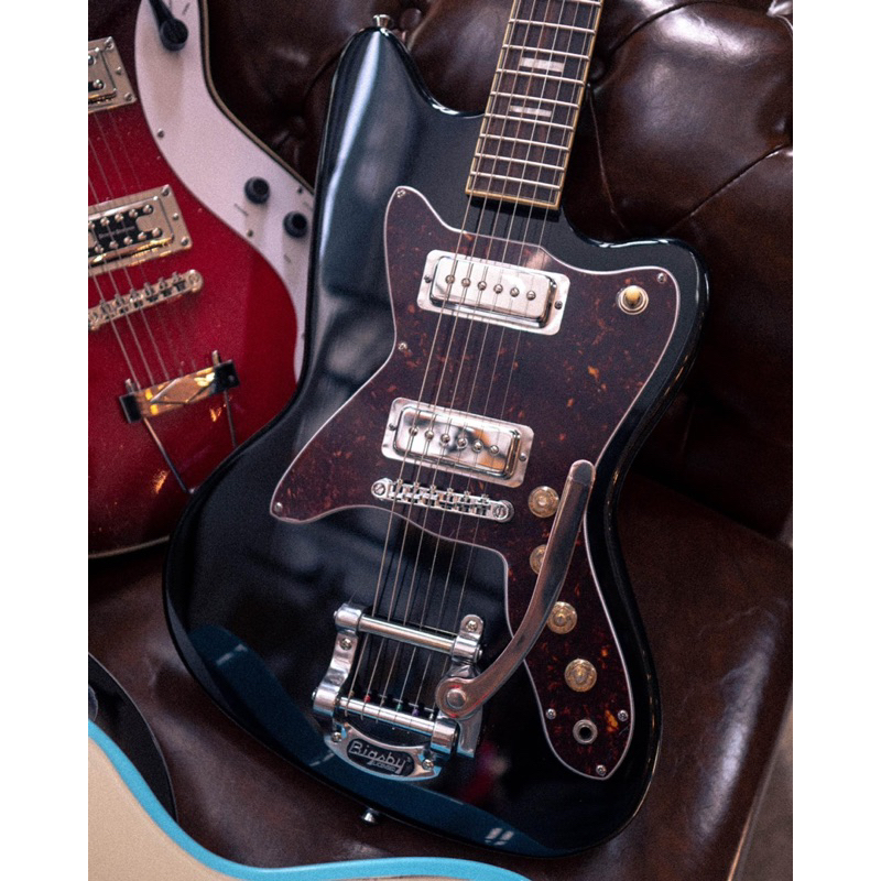 silvertone-กีต้าร์ไฟฟ้าสุดคลาสสิค-ระดับตำนานแห่งยุค-60-s-รุ่น-duncan-design-1478-gloss-black