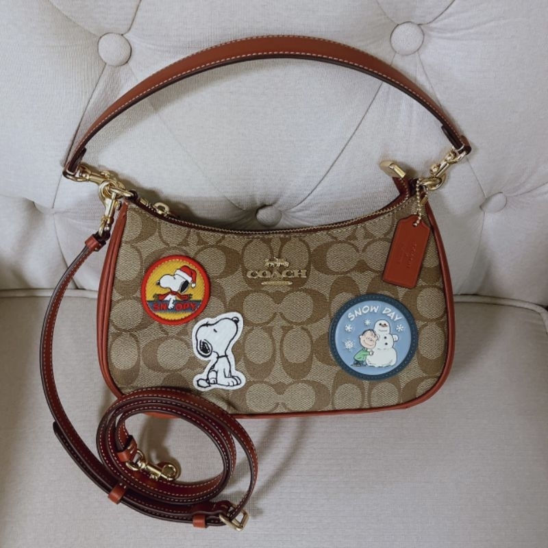 new-ของแท้-100-limited-edition-กระเป๋า-coach-สะพายไหล่-snoopy