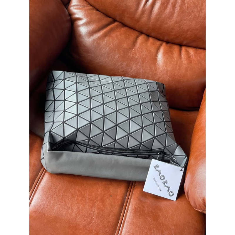 bao-bao-issey-miyake-oval-large