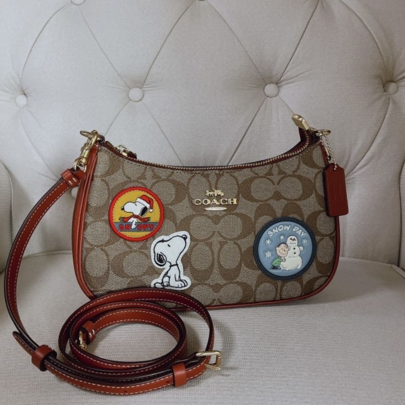 new-ของแท้-100-limited-edition-กระเป๋า-coach-สะพายไหล่-snoopy