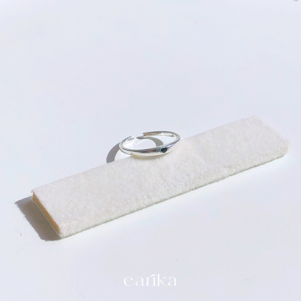 earika-earrings-simple-midnight-heart-ring-แหวนเรียบเงินแท้จี้หัวใจ-ใส่อาบน้ำได้-ฟรีไซส์ปรับขนาดได้