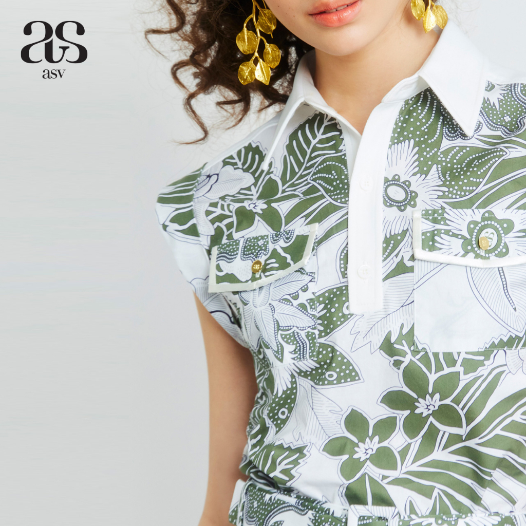 asv-rs23-wildflower-polo-shirt-เสื้อโปโลผู้หญิง-แขนกุด-แต่งกระเป๋าคู่ด้านหน้า-ผ้าลายดอกไม้