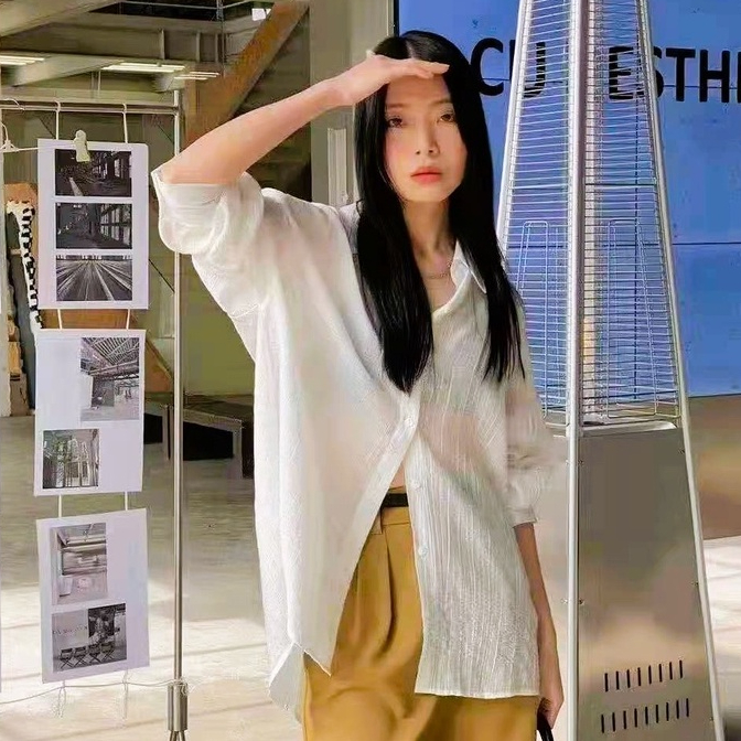 เสื้อเชิ้ตผู้หญิง-คอปก-กระดุมหน้าแขนยาว-สีพื้น-เรียบหรู-ดูดี-ผู้หญิง-เนื้อผ้าซีทรู-บางเบา-สวมใส่สบาย-ไม่ร้อน