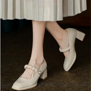 ภาพขนาดย่อสินค้าQiaoYiLuo สตรีแฟชั่นส้นหนารองเท้าแมรี่เจนสไตล์ฝรั่งเศสกลางส้นสุทธิสีแดงรองเท้าผู้หญิงกับกระโปรงมี 3 สีให้เลือก