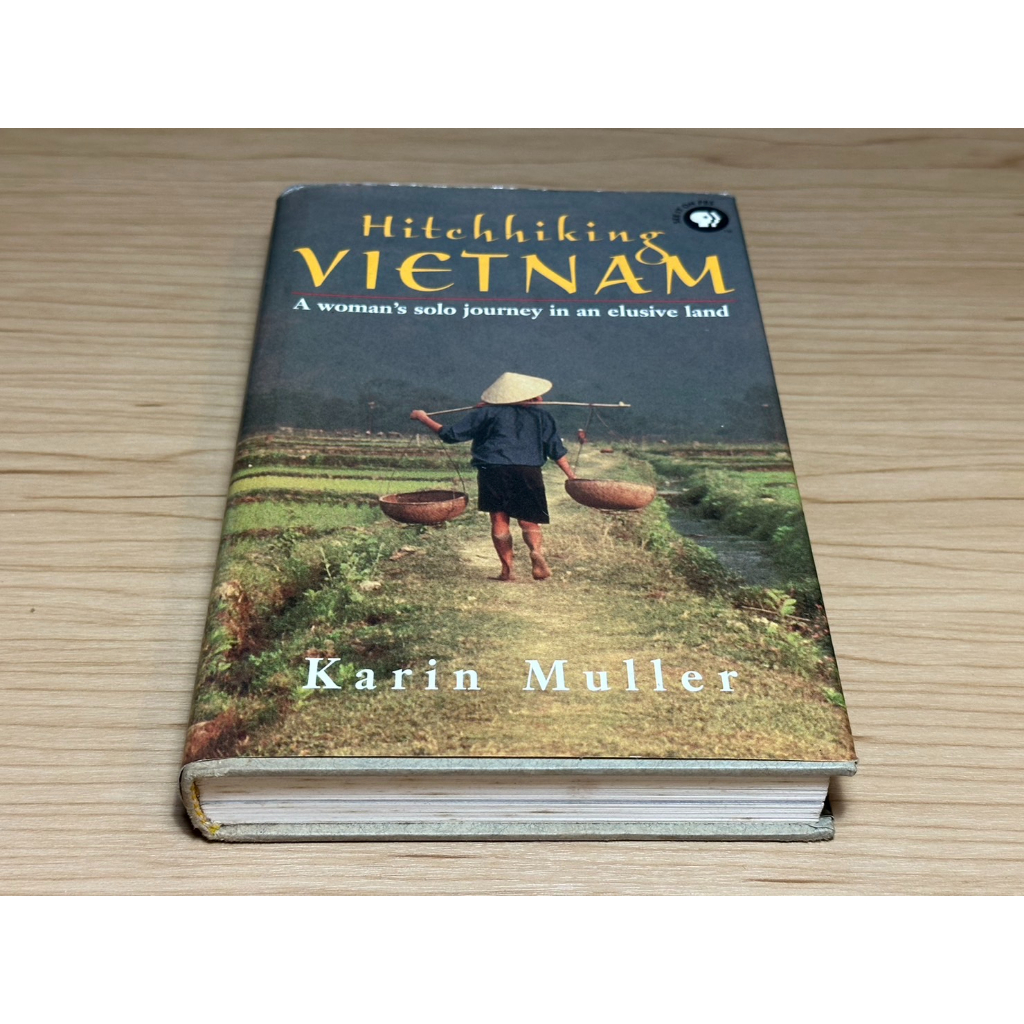 หนังสือมือสอง Hitchhiking Vietnam ผู้เขียน Karin Muller (ภาษาอังกฤษ๋