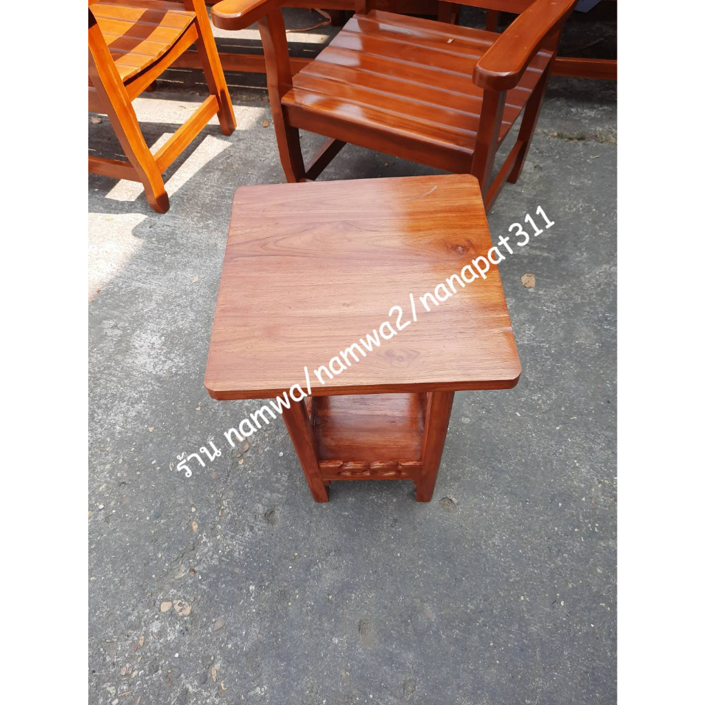 ภาพหน้าปกสินค้าโต๊ะไม้สัก โต๊ะฉลุ2ชั้นสีเข้ม โต๊ะข้างเตียง ไม้สักแท้ ขนาด 3838 ซม. สูง6 0 ซม . จากร้าน wilaiwan4521 บน Shopee