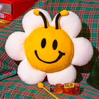( พร้อมส่ง ) Wiggle Wiggle Cushion Blanket ลาย Honey Bee ตุ๊กตาผ้าห่ม
