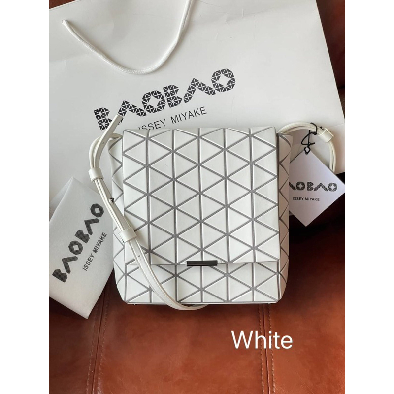 baobao-issey-miyake-off-white-flap-messenger-bag-large