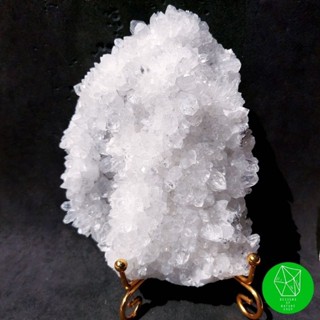 ผลึกควอตซ์ทรงพุ่มเล็กๆ Quartz Cluster with Black Inclusions