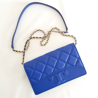 🎀 (สด-ผ่อน) กระเป๋าสะพายสีน้ำเงิน 64141 TORY BURCH SAVANNAH CHAIN FLAT WALLET Crossbody สี  NAUTICAL BLUE