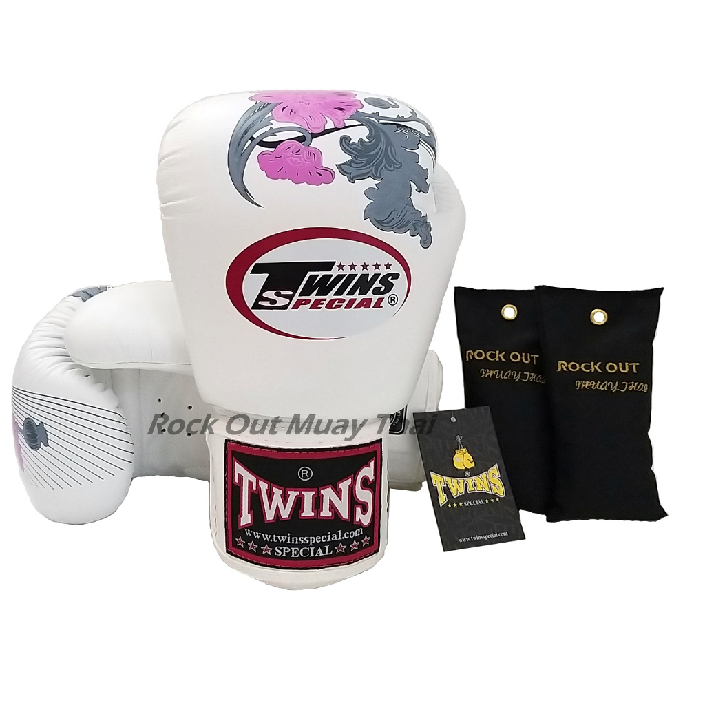 ภาพหน้าปกสินค้านวมชกมวย ทวินส์ สเปเชี่ยล Twins Special Fancy Boxing Gloves FBGVL13 Flower Black Training Gloves Sparring gloves จากร้าน mr.nkp บน Shopee