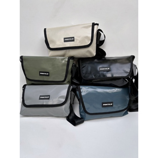 กระเป๋าผ้าใบกันน้ำสายเบลท์ขนาด12”No.044 สีพื้น ฟรีดันทรง